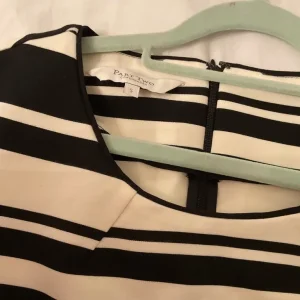 Parent 2 smart fitted stretch dress size small - Image 2