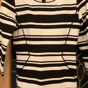 Parent 2 smart fitted stretch dress size small - Image 4