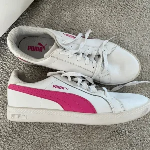 Ladies Nike trainers size 7