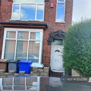 4 bedroom furnished house in Harding Road - Image 2