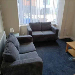 4 bedroom furnished house in Harding Road - Image 4