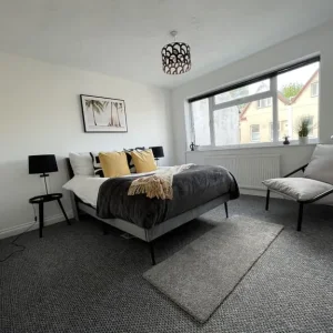 4 bedroom detached house with rugby station nearby - Image 8