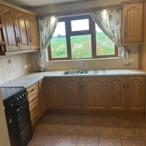 4 Bedroom Detached House - Image 2