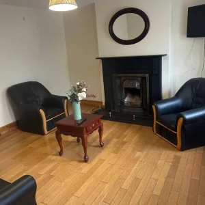 4 Bedroom Detached House - Image 4