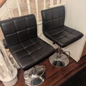 2x black leather and chrome bar stools - Image 2