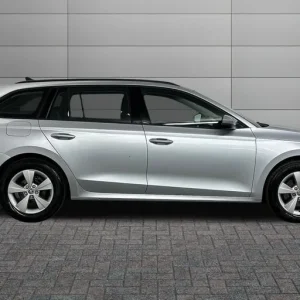 2023 Skoda Octavia 1.0 TSI SE 5dr Estate Petrol Manual - Image 4
