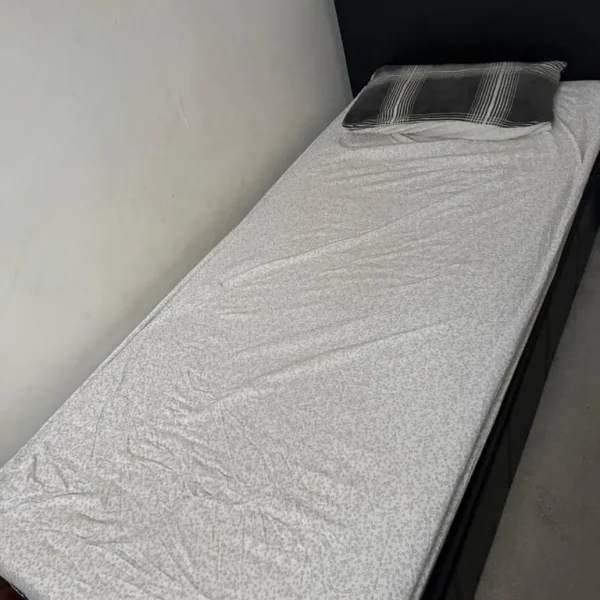 Free single bed ottoman