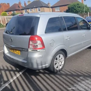 Vauxhall Zafira 7-seater diesel auto - Image 2