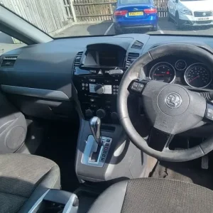 Vauxhall Zafira 7-seater diesel auto - Image 6
