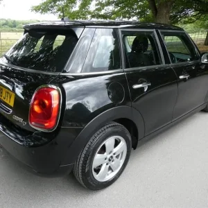 2018 Mini Cooper D 1.5 Diesel 5-door Hatchback - Image 7