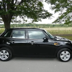 2018 Mini Cooper D 1.5 Diesel 5-door Hatchback - Image 8