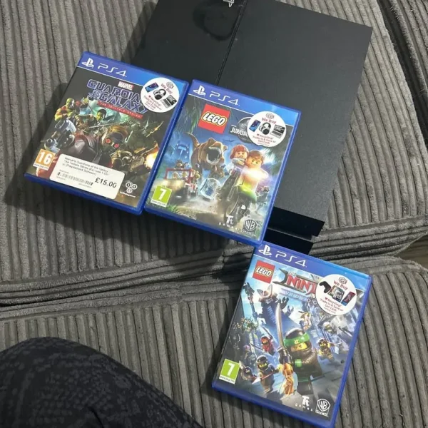 PS4 with 3 games