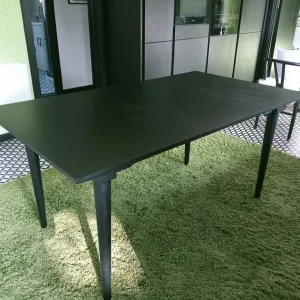 Black 4-6 seater kitchen/dining table and 4 white chairs - Image 3