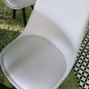 Black 4-6 seater kitchen/dining table and 4 white chairs - Image 7