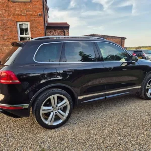 2017 Volkswagen Touareg 3.0 V6 TDI R-Line Plus Estate - Image 7