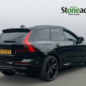 2025 Volvo XC60 Black Edition Ultra, B5 AWD Mild Hybrid - Image 2