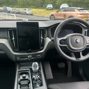 2025 Volvo XC60 Black Edition Ultra, B5 AWD Mild Hybrid - Image 5