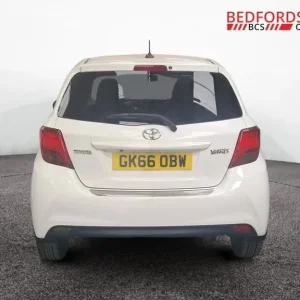2016 Toyota Yaris 1.4 D-4D Icon Hatchback 5dr Diesel Manual - Image 2