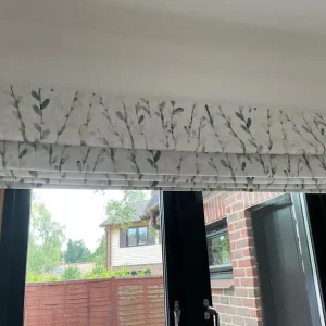 Hillary’s Brand New Roman Blind - Image 2