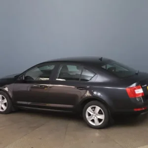 skoda octavia 1.6tdi cr economy 2013 - Image 4