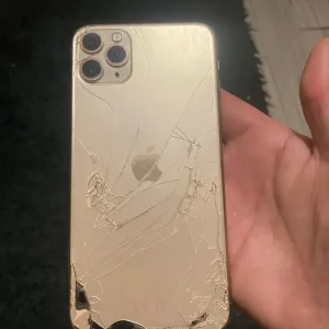 iPhone 11 Pro Max - Image 2