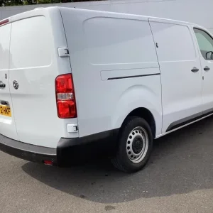 2022 Vauxhall Vivaro 1.5 Turbo D 2900 Dynamic Panel Van - Image 7