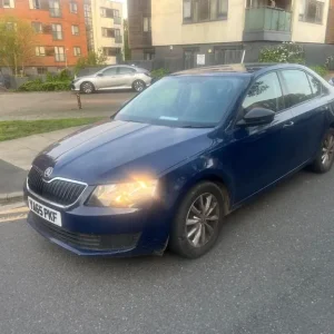 Skoda Octavia Hatchback 2016 1.6 Diesel Semi-Auto - Image 2