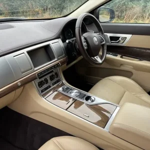 2011 Jaguar XF 3.0d V6 Premium Diesel Automatic - Image 4