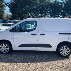 2021 Peugeot Partner 1.5 BlueHDi Panel Van - Image 2