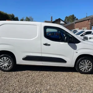 2021 Peugeot Partner 1.5 BlueHDi Panel Van - Image 6