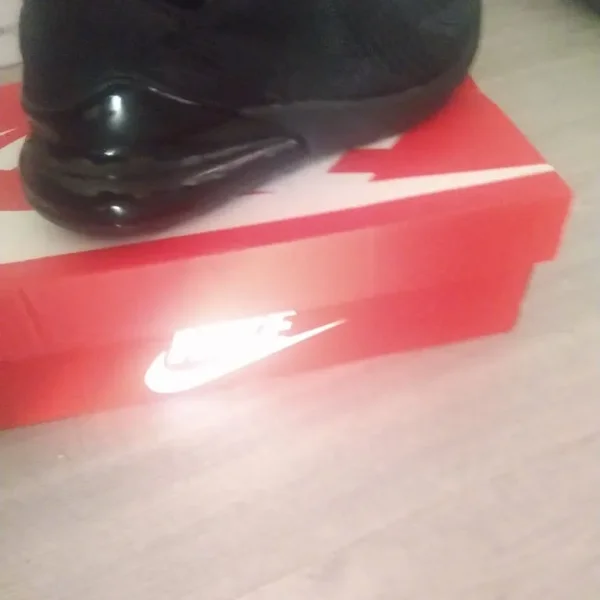 Mens Nike size 9 black trainers