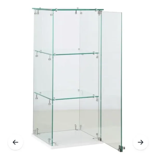 Glass cabinet lockable