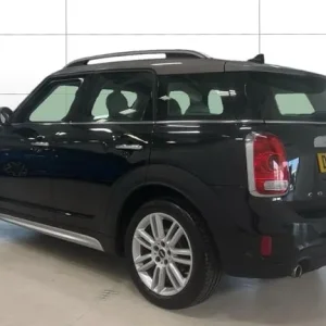 2019 MINI Countryman 1.5 Cooper Exclusive 5-door Hatchback - Image 2