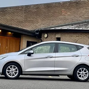 2017 Ford Fiesta 1.0T EcoBoost Zetec Euro 6 5dr Hatchback - Image 2
