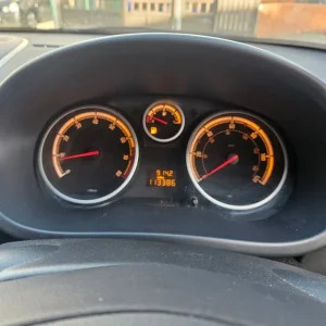 2007 Vauxhall Corsa 3-door manual - Image 2