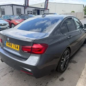 2019 BMW 3 Series 320i M Sport Shadow Edition 4-door Automatic - Image 4