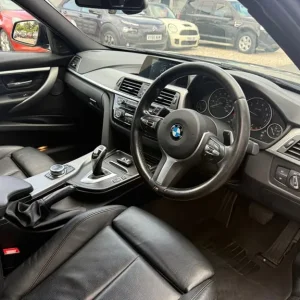2019 BMW 3 Series 320i M Sport Shadow Edition 4-door Automatic - Image 8