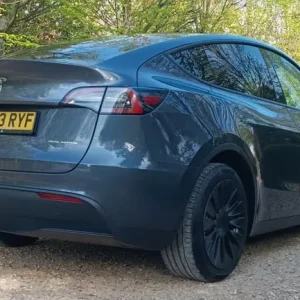 2023 Tesla Model Y Dual Motor Long Range 5-door AWD Electric - Image 4