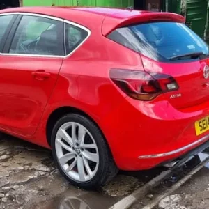 Vauxhall Astra Hatchback 2014 Manual 1.36L 5-door - Image 2