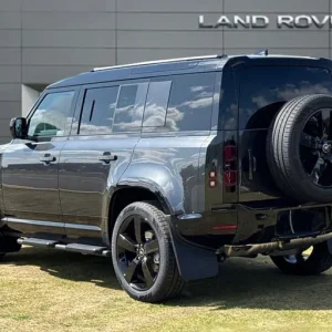 2025 Land Rover Defender 110 3.0 D250 MHEV X-Dynamic HSE Auto 4WD Euro 6 (s/s) 5dr SUV Automatic - Image 2