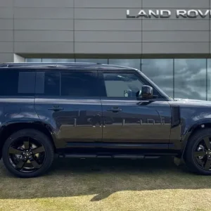 2025 Land Rover Defender 110 3.0 D250 MHEV X-Dynamic HSE Auto 4WD Euro 6 (s/s) 5dr SUV Automatic - Image 5