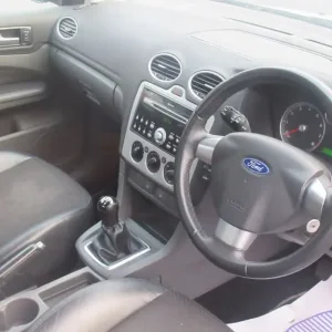 2006 Ford Focus Saloon Manual - Image 6