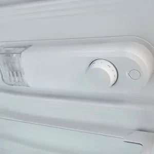 Beko LX5053W undercounter fridge - Image 3