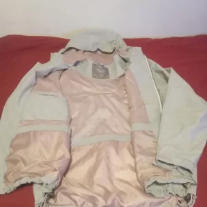 Lady's Trespass walking jacket – summer style - Image 4
