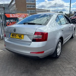 2015 Skoda Octavia 1.6 TDI CR SE 5-door Hatchback - Image 4