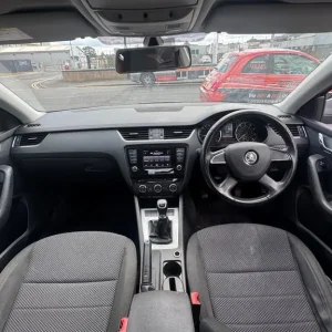 2015 Skoda Octavia 1.6 TDI CR SE 5-door Hatchback - Image 7