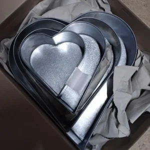 Heart shaped tins x 4
