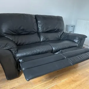 Black 2 seater sofa (recliner) - Image 3